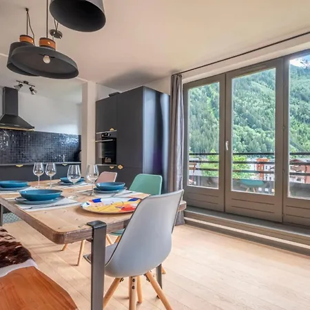 Apartment Of Charm With Terrace In Chamonix 아파트